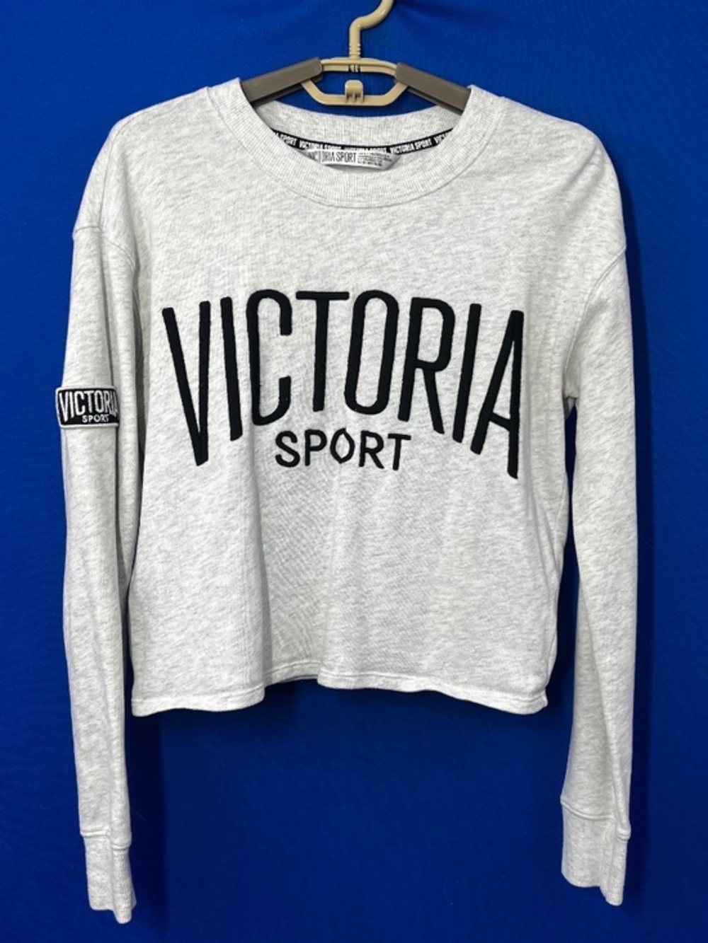 |•VICTORIA SPORT•| Grey Long Sleeve Sweatshirt Size XS